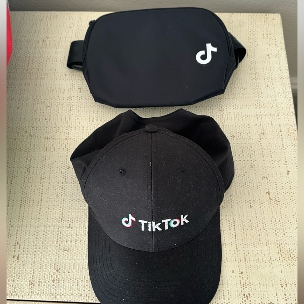 Hat & bag TikTok Swag